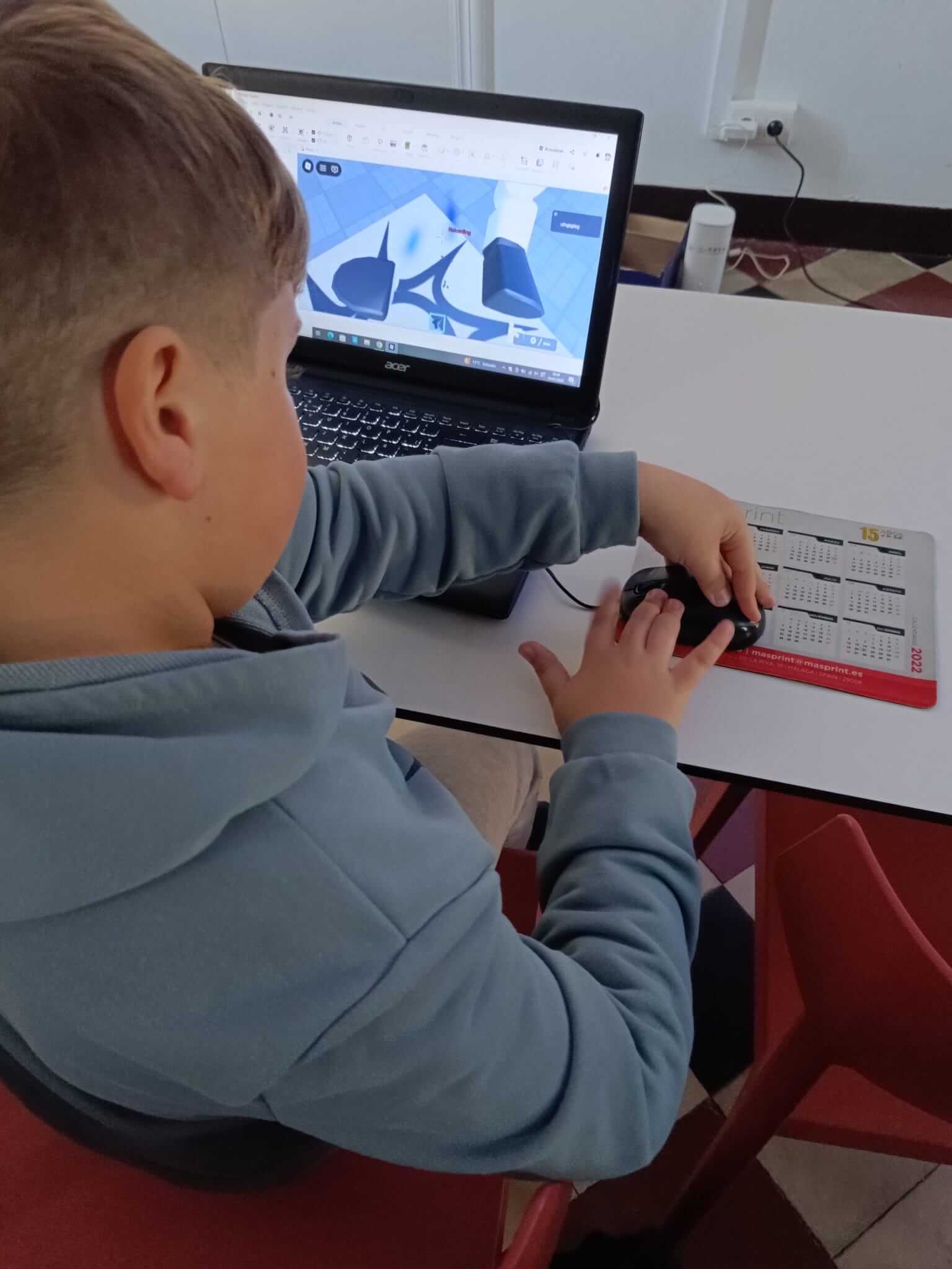 cursos de programación y creación de videojuegos con roblox studio en Málaga para niños