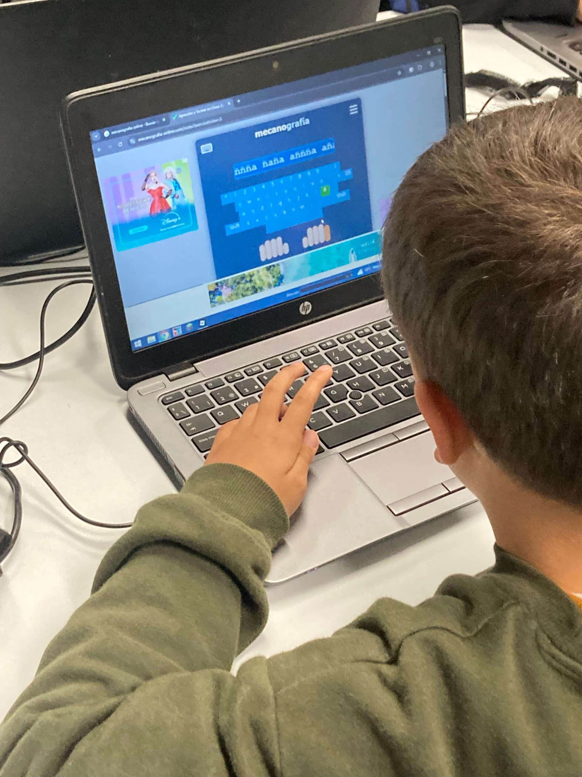 cursos tecnologicos para niños y jovenes rincon de la victoria
